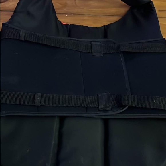 Dog life jacket - Picture 6 of 6